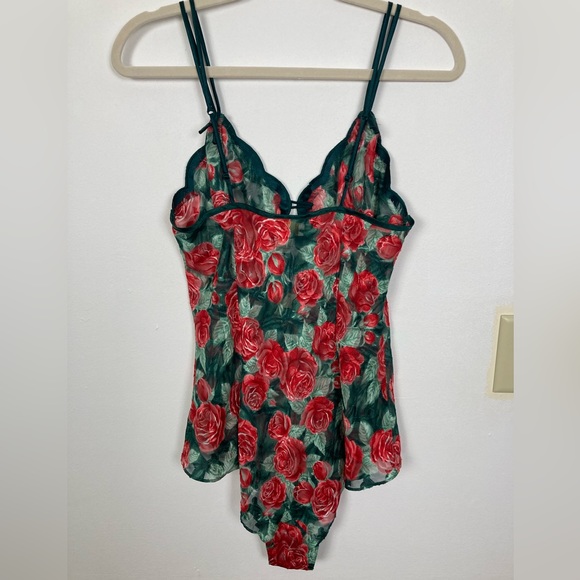 NWT Vintage VS Gold Label Sheer Roses - Picture 2 of 6